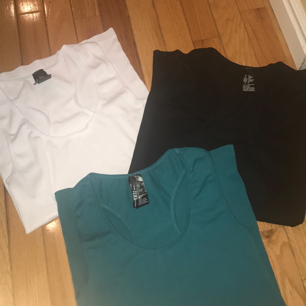 stretchy tanks!! 1 for 6!! Or 3 for 14!!!!